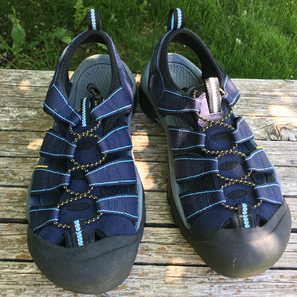 Keen Water Shoes Sandals NWOT Sz 9.5